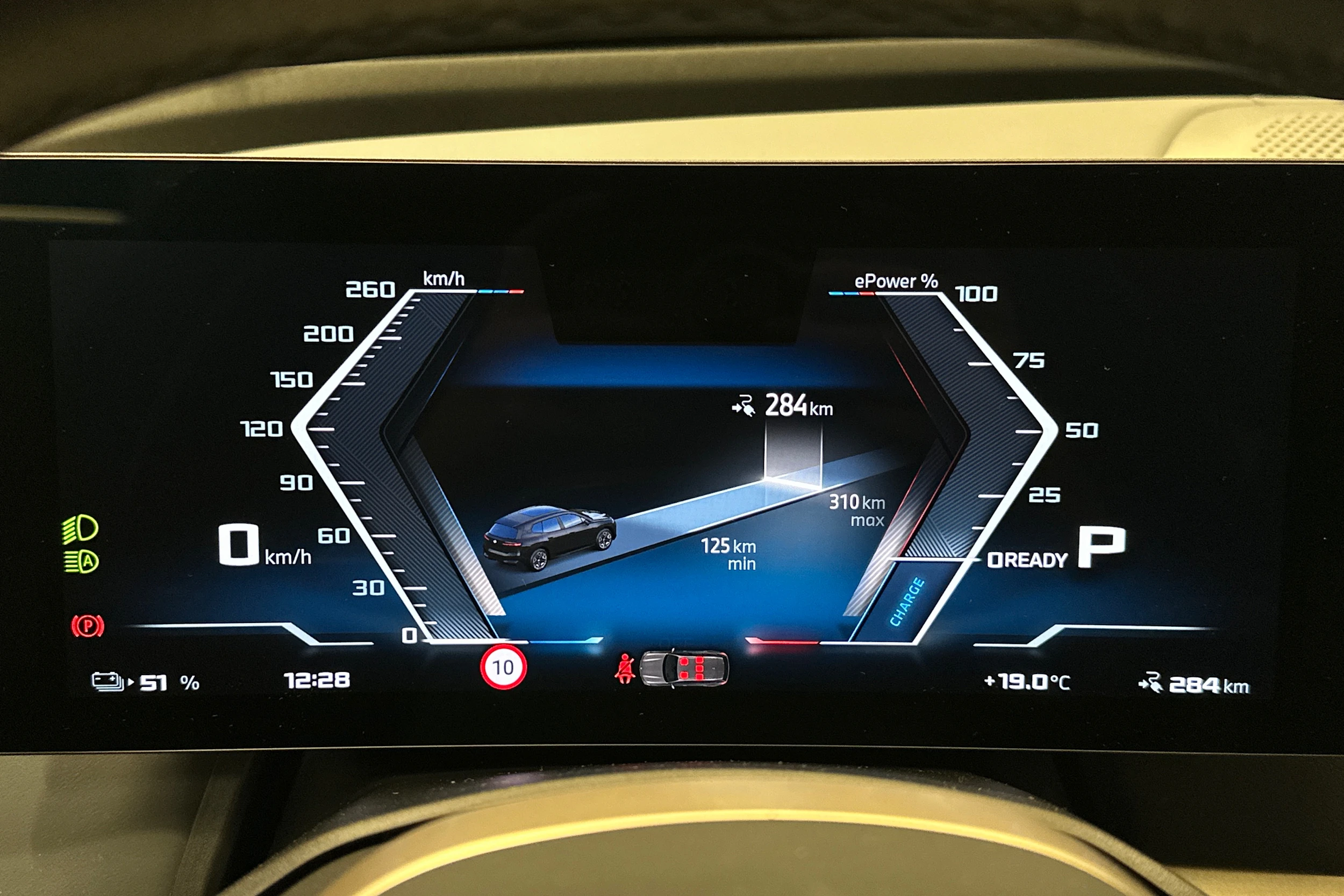 musta BMW ix M60 2024 kuva 22.