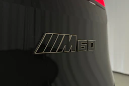 musta BMW ix M60 2024 kuva 39.
