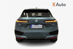 sininen BMW iX 2024 kuva 3.