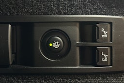 sininen BMW iX 2024 kuva 16.