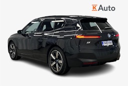 musta BMW iX 2024 kuva 2.