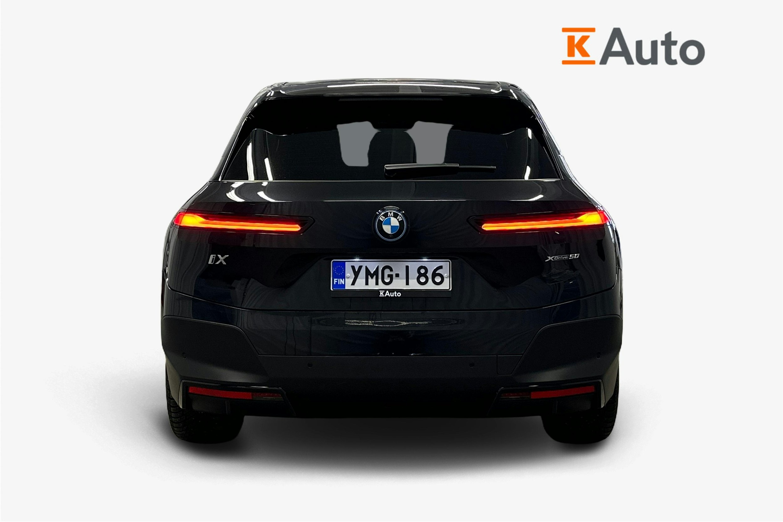 musta BMW iX 2024 kuva 3.