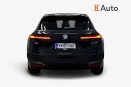musta BMW iX 2024 kuva 3.