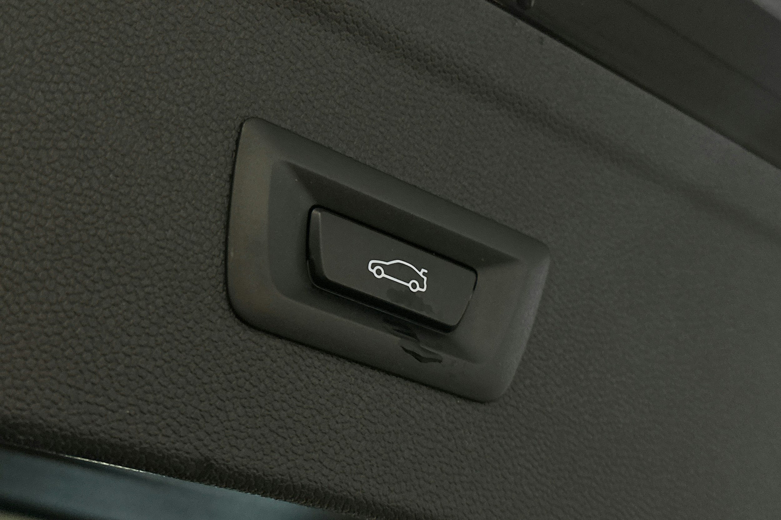 musta BMW iX 2024 kuva 15.