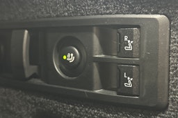 musta BMW iX 2024 kuva 16.