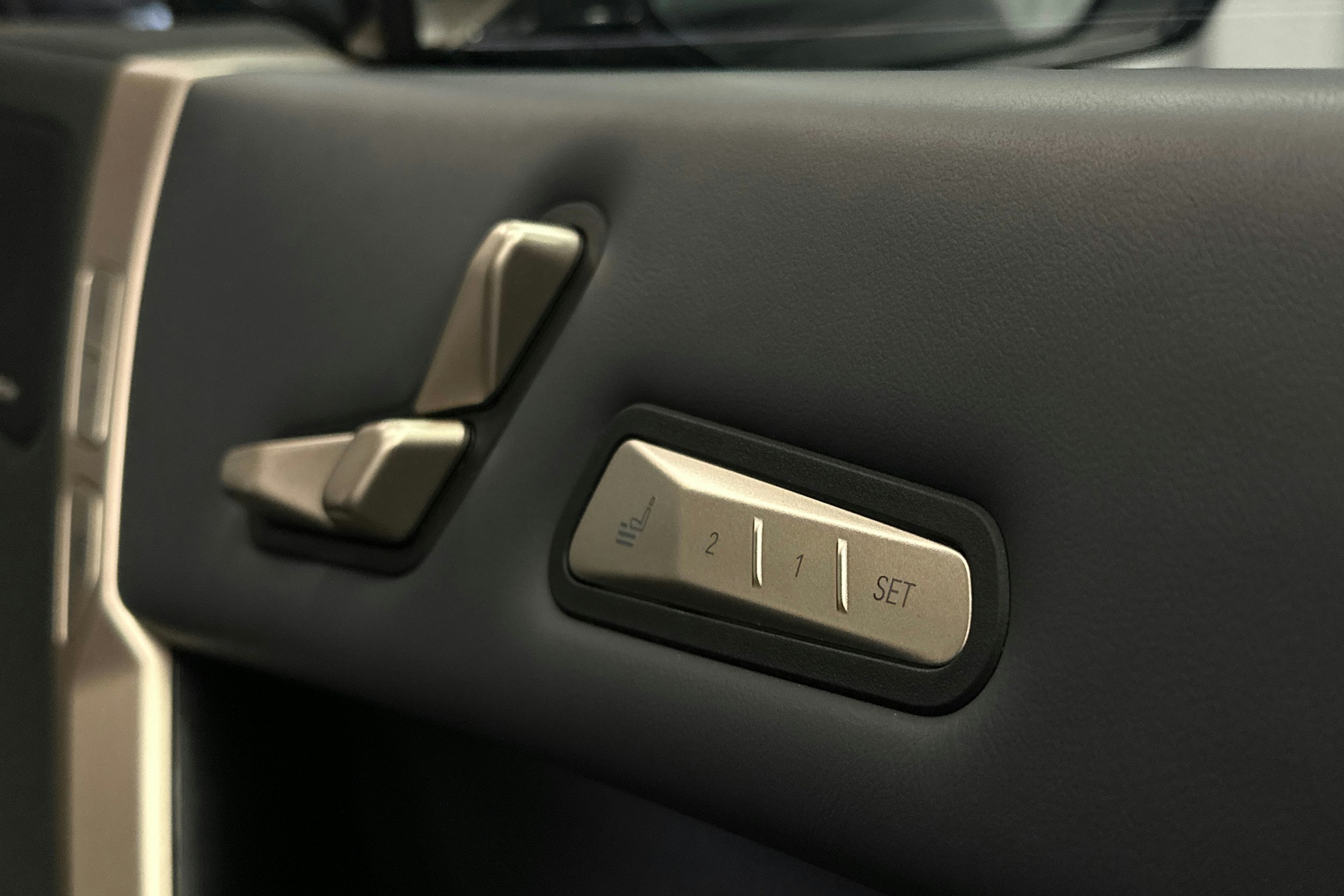 musta BMW iX 2024 kuva 20.