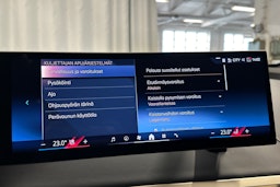 musta BMW iX 2024 kuva 29.