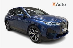 sininen BMW IX M60 2024 kuva 1.