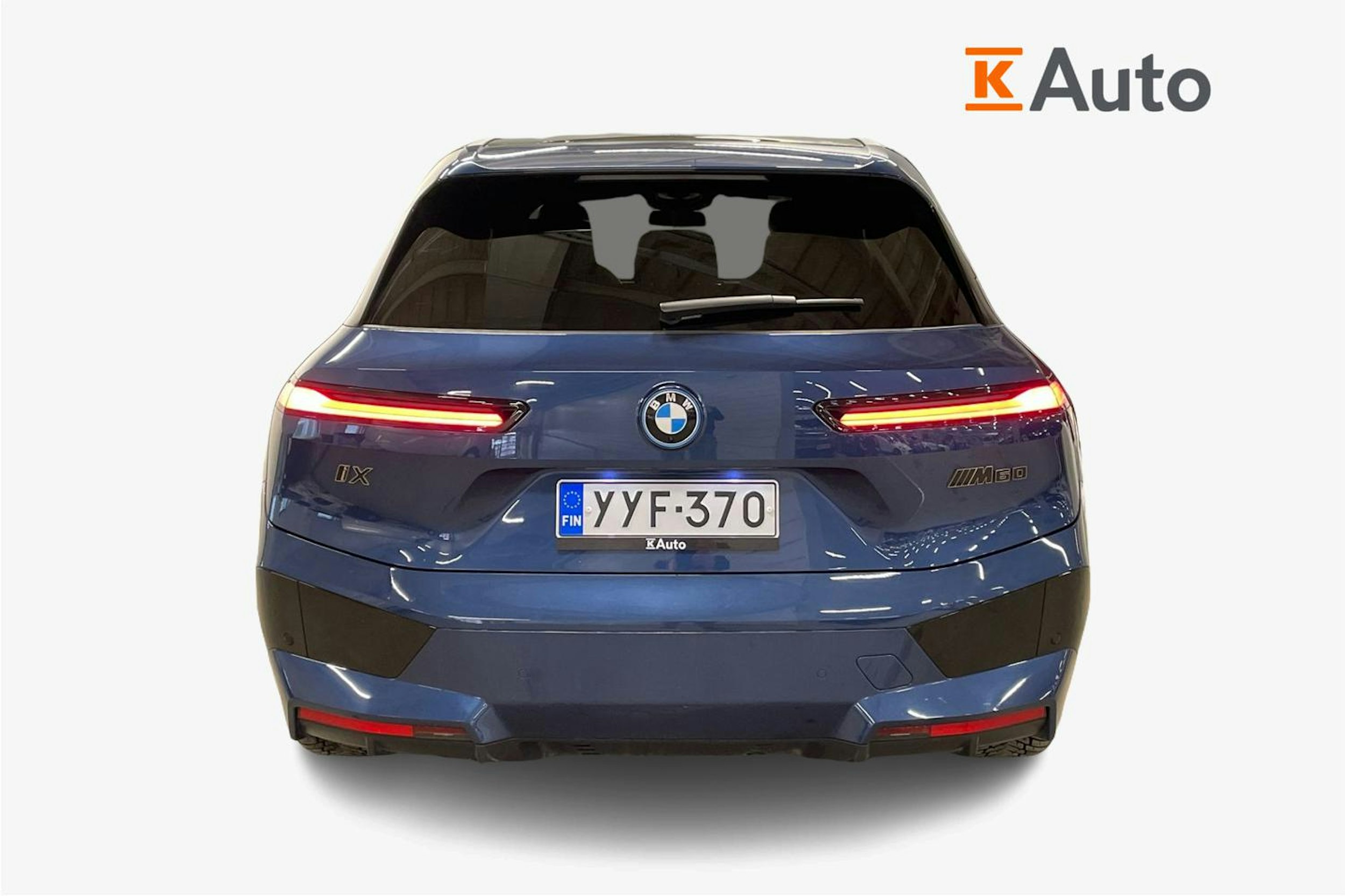 sininen BMW IX M60 2024 kuva 3.