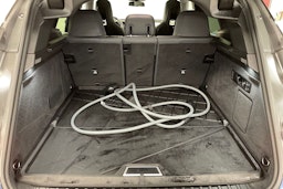 sininen BMW IX M60 2024 kuva 14.