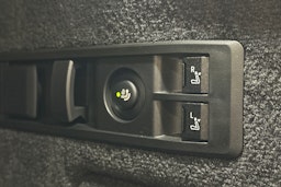 musta BMW iX 2024 kuva 16.
