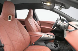musta BMW ix M60 2024 kuva 5.