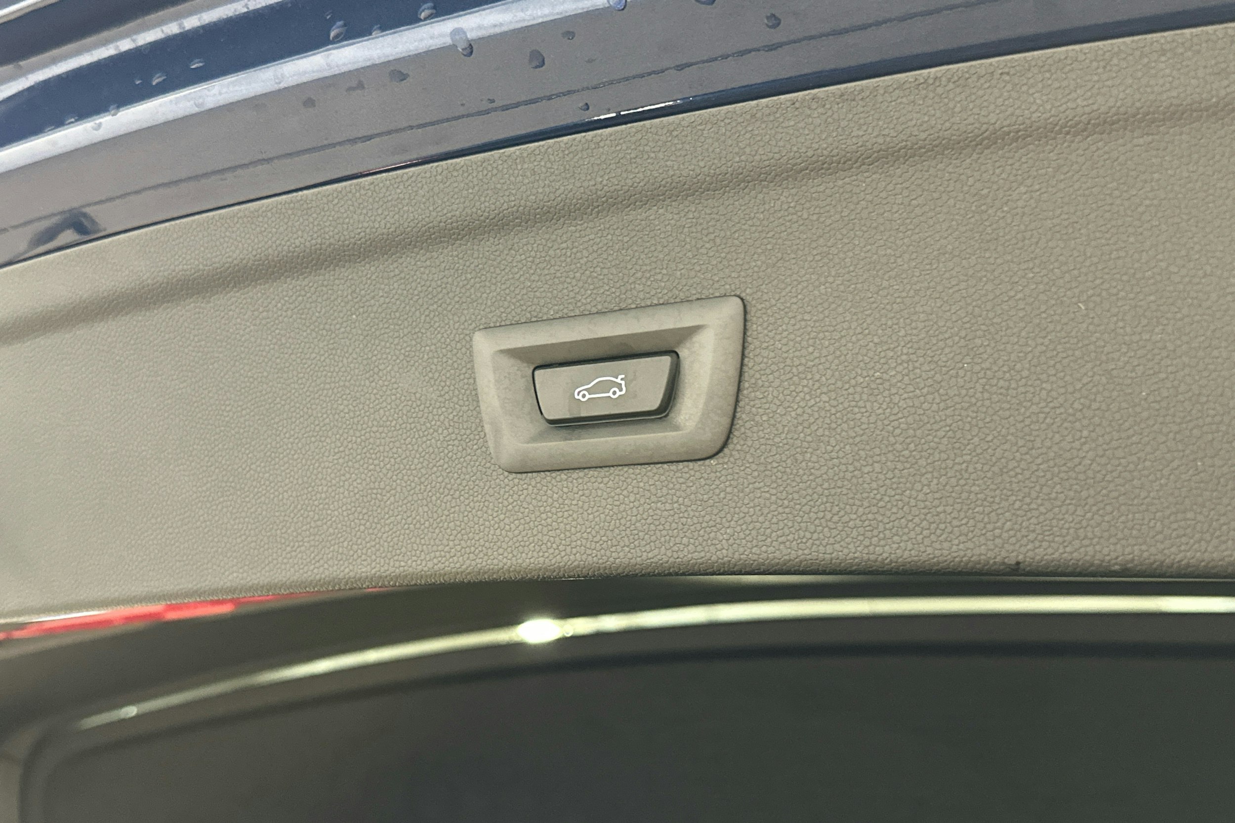 sininen BMW iX M60 2024 kuva 33.