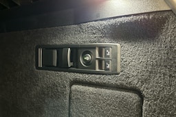 sininen BMW iX M60 2024 kuva 34.
