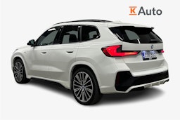 valkoinen BMW iX1 2023 kuva 2.