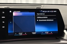 valkoinen BMW iX1 2023 kuva 31.