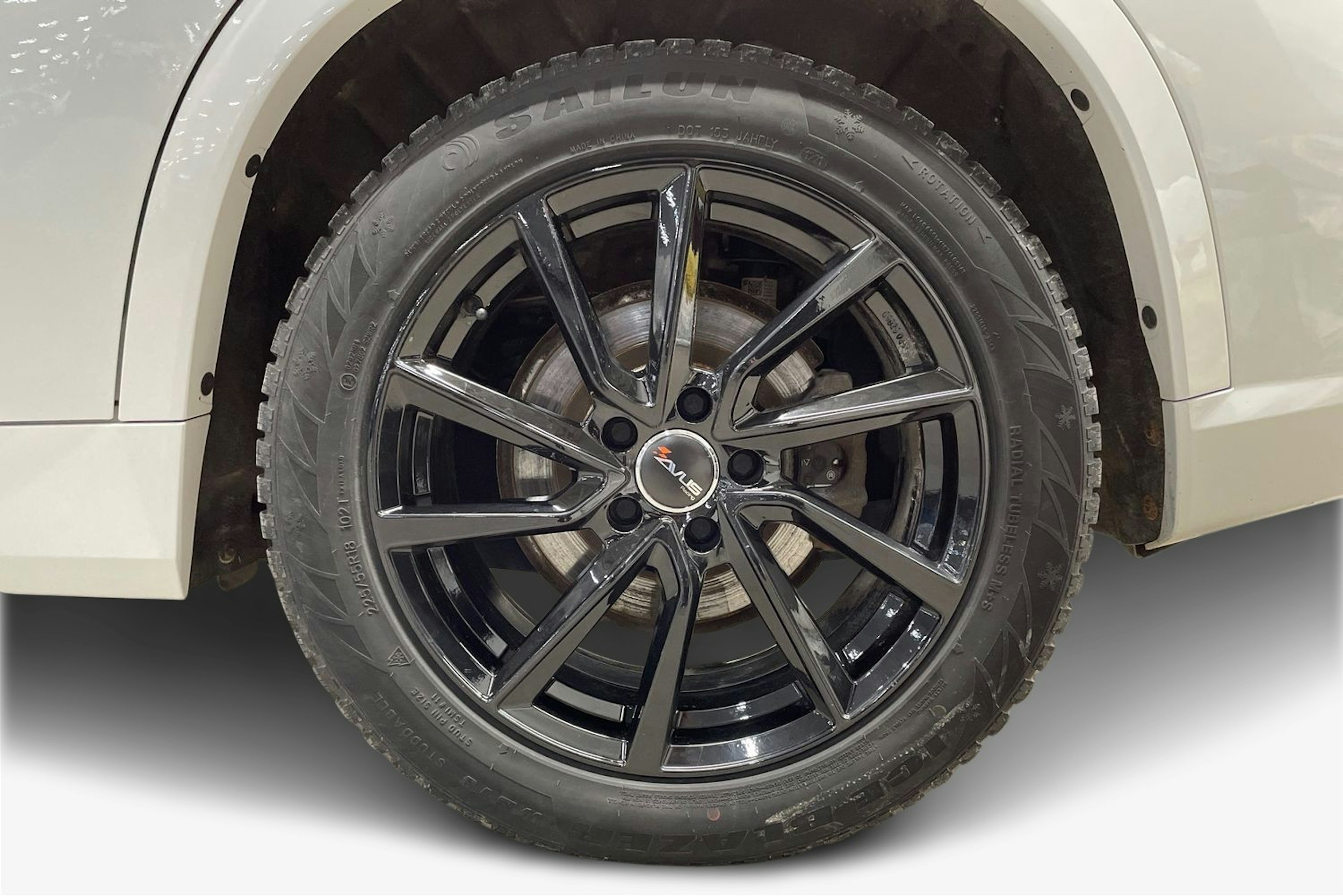 valkoinen BMW iX1 2023 kuva 11.