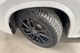 valkoinen BMW iX1 2023 kuva 13.