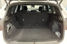 valkoinen BMW iX1 2023 kuva 15.