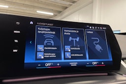 valkoinen BMW iX1 2023 kuva 20.