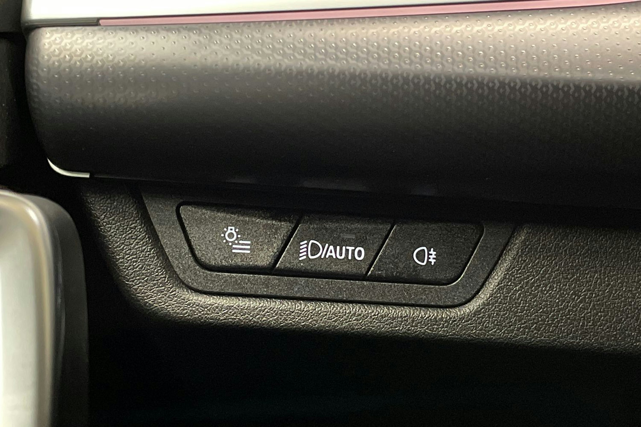 valkoinen BMW iX1 2023 kuva 25.