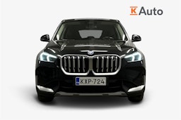 musta BMW iX1 2023 kuva 5.