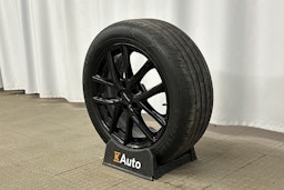 musta BMW iX1 2023 kuva 13.