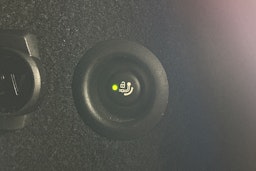 musta BMW iX1 2023 kuva 16.