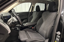 musta BMW iX1 2023 kuva 17.