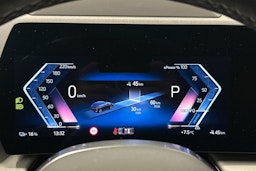 musta BMW iX1 2023 kuva 21.