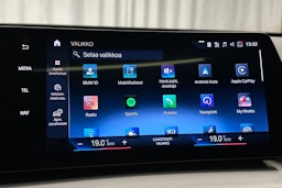 musta BMW iX1 2023 kuva 22.