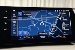 musta BMW iX1 2023 kuva 23.