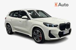 valkoinen BMW iX1 2023 kuva 1.