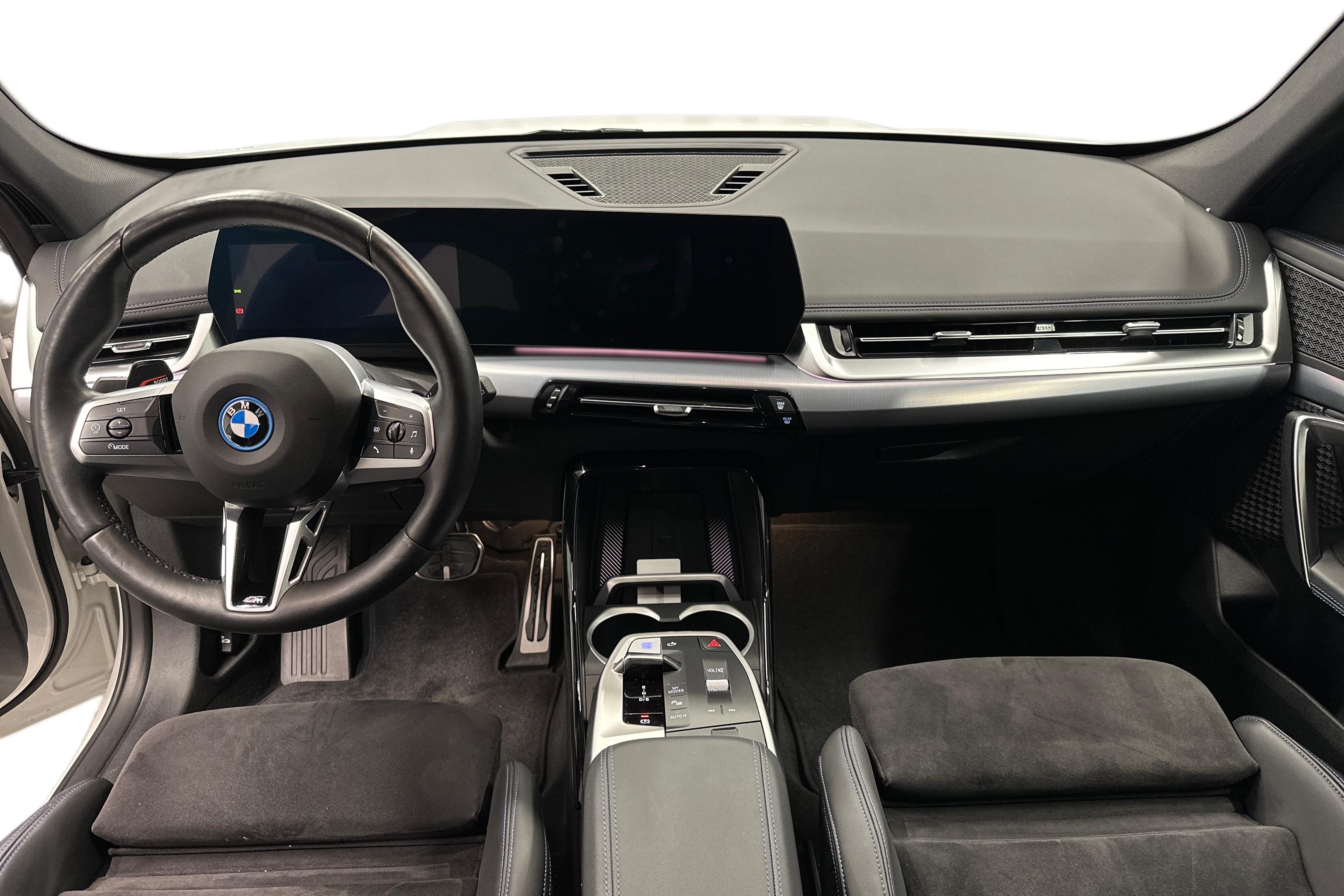 BMW iX1 U11 xDrive30 M Sport Pro 2023, kuva 7/41