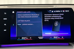 valkoinen BMW iX1 2023 kuva 37.