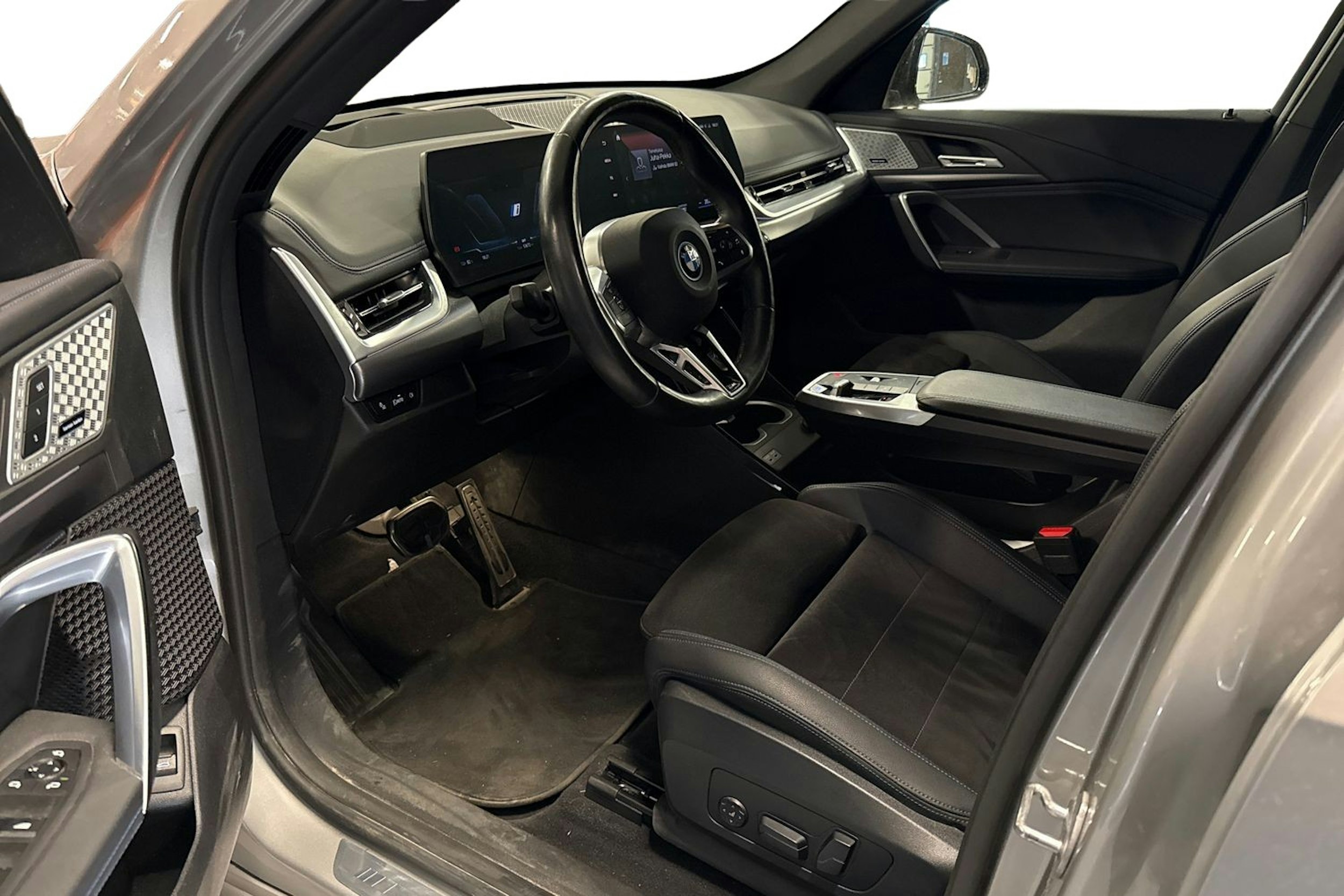 hopea BMW iX1 2023 kuva 3.