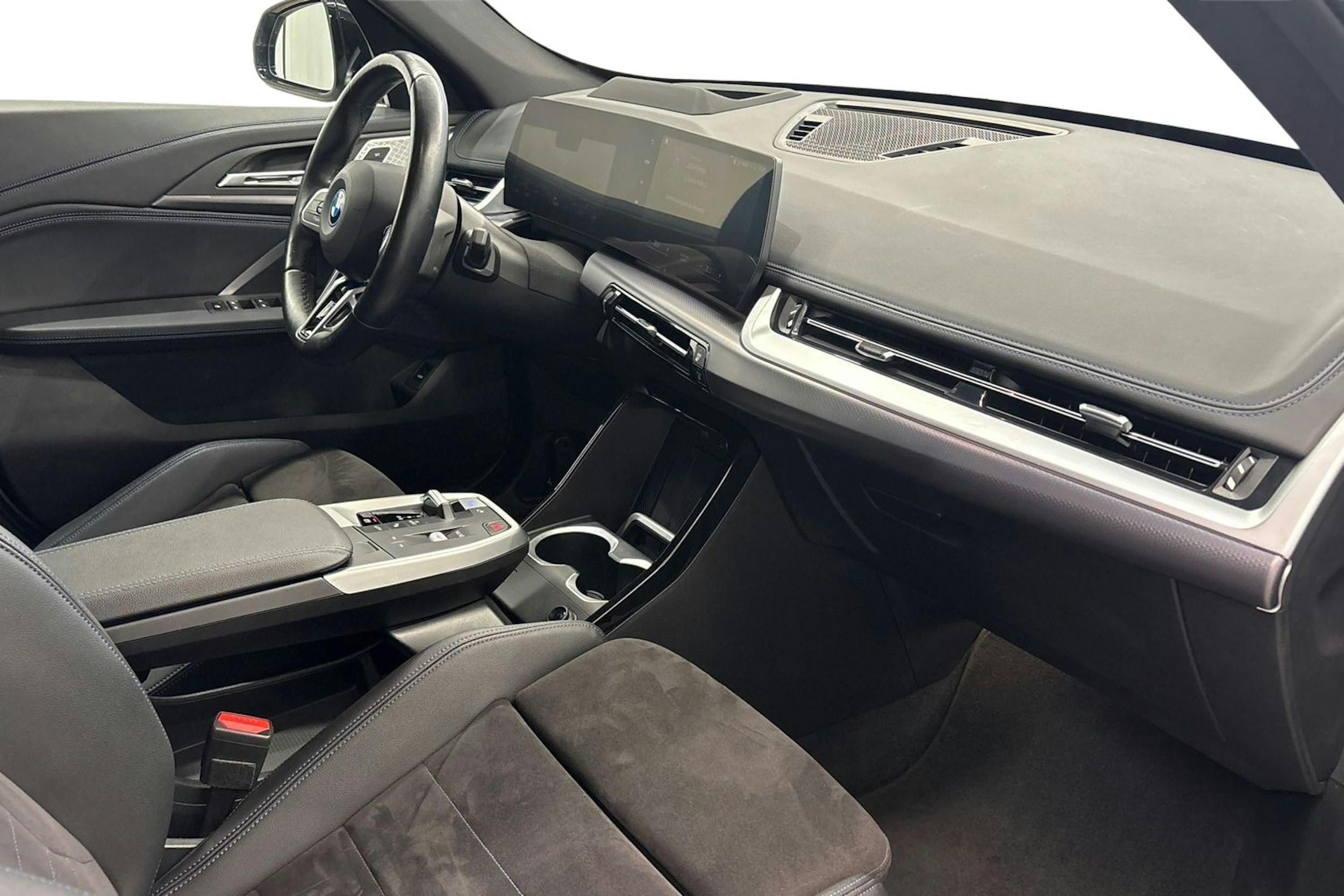 hopea BMW iX1 2023 kuva 10.