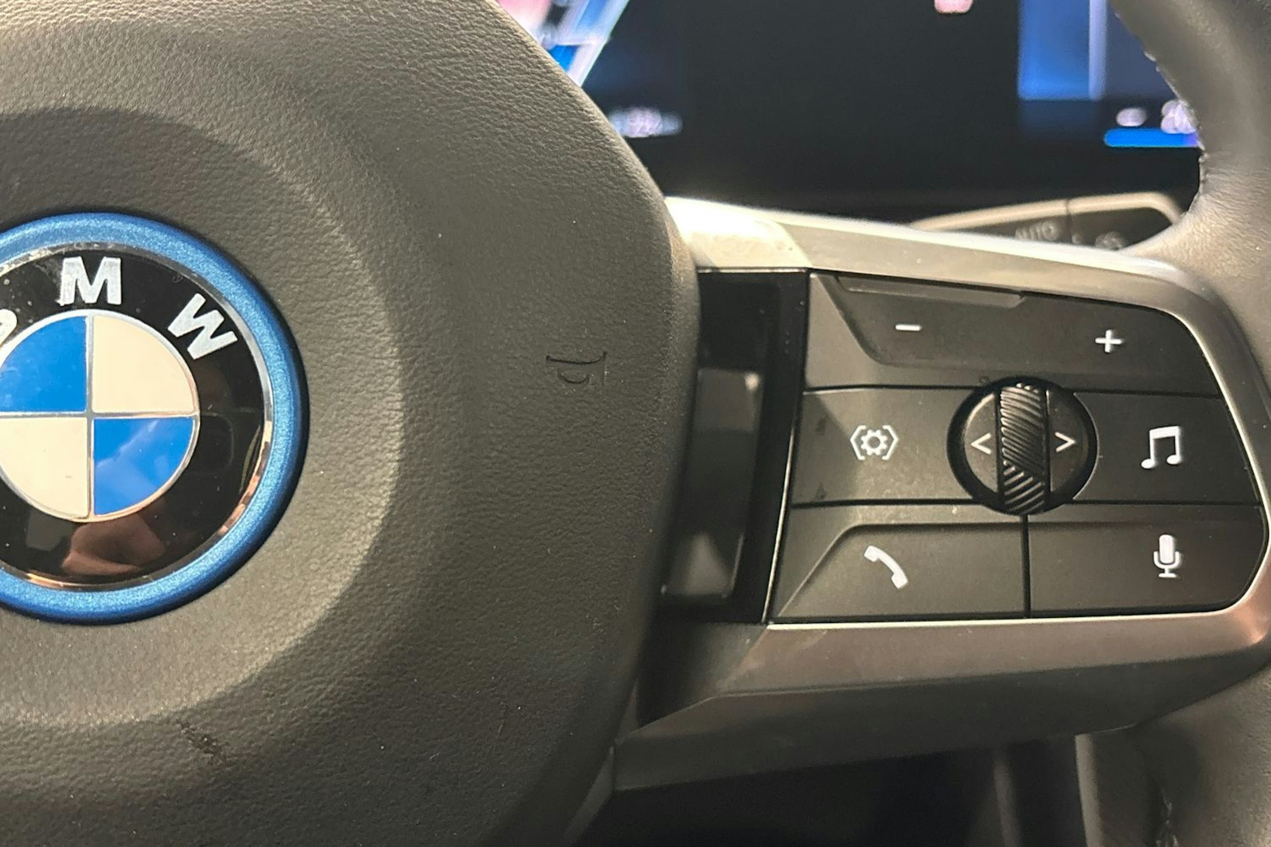 hopea BMW iX1 2023 kuva 18.