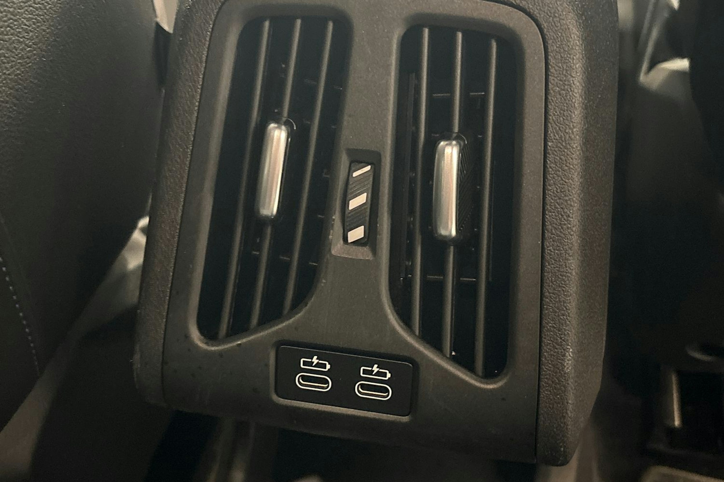 hopea BMW iX1 2023 kuva 35.