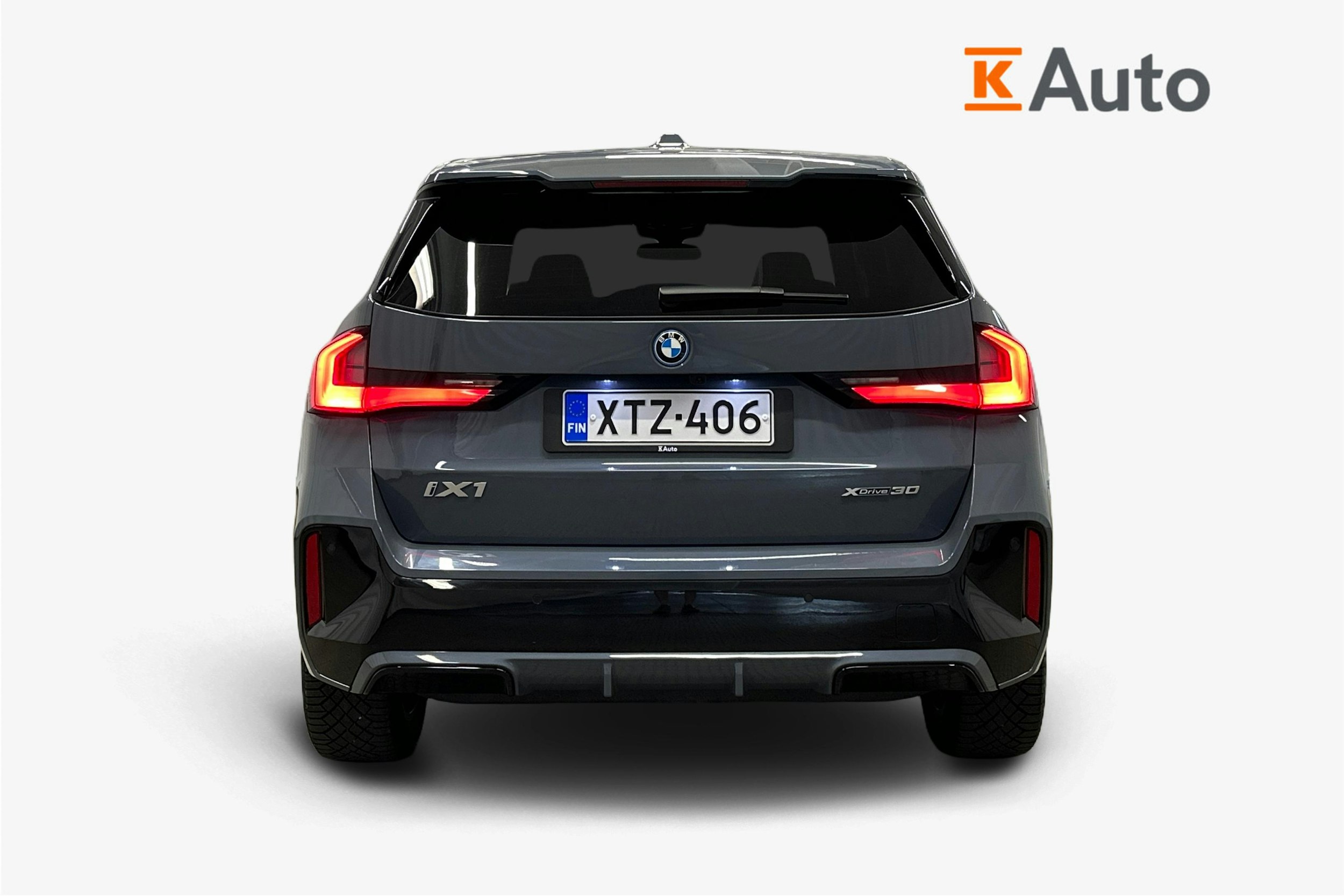 harmaa BMW iX1 2023 kuva 3.