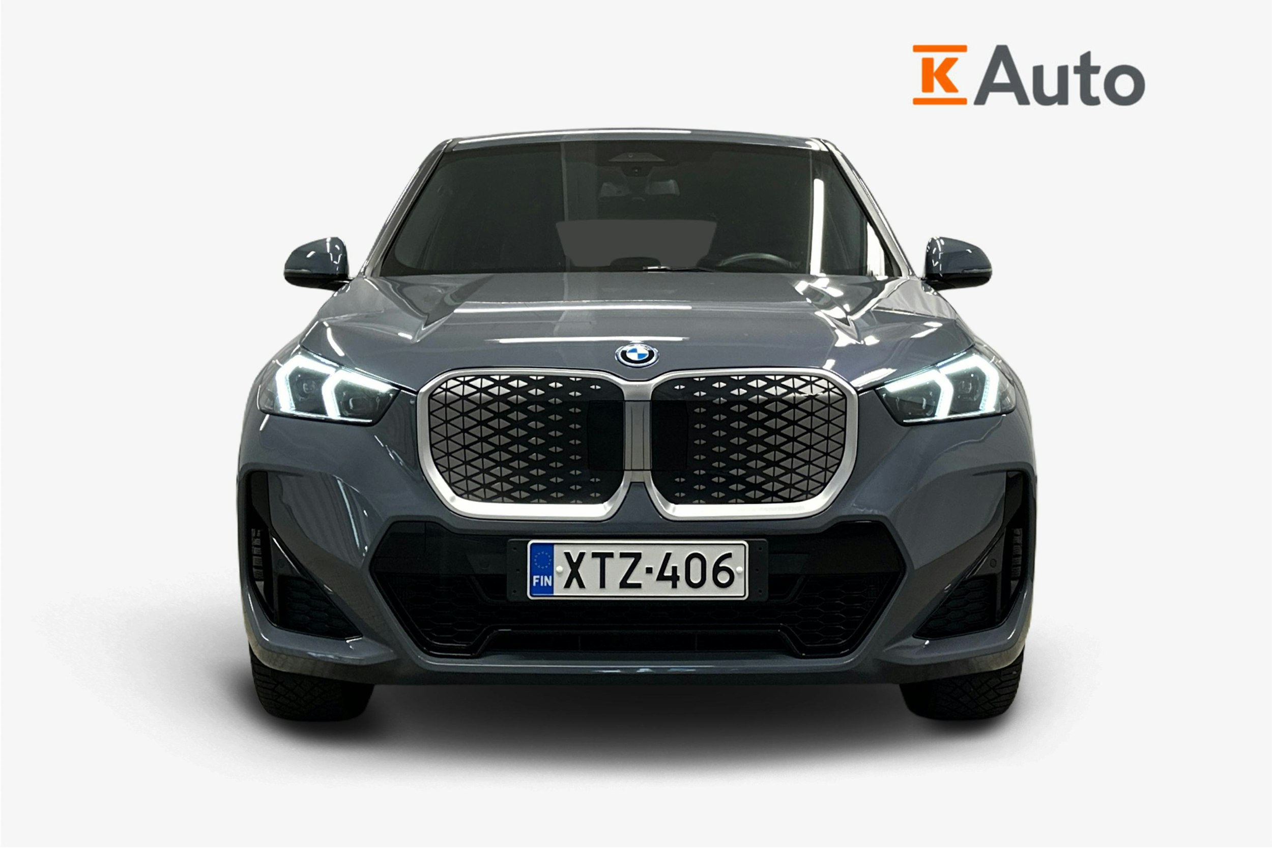 harmaa BMW iX1 2023 kuva 5.