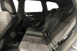 harmaa BMW iX1 2023 kuva 10.
