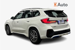 valkoinen BMW iX1 2023 kuva 2.