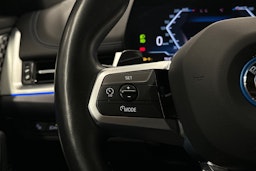 valkoinen BMW iX1 2023 kuva 14.