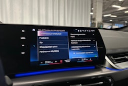 valkoinen BMW iX1 2023 kuva 24.