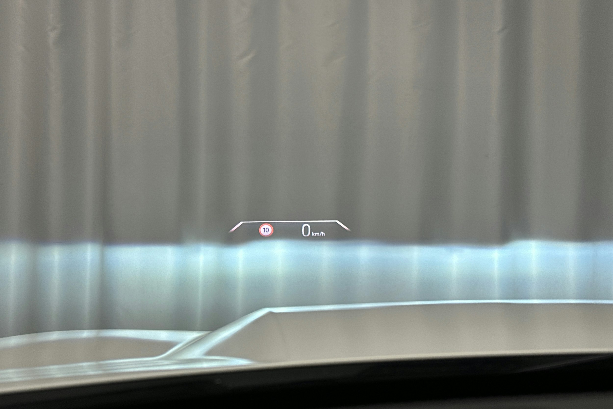 valkoinen BMW iX1 2023 kuva 27.