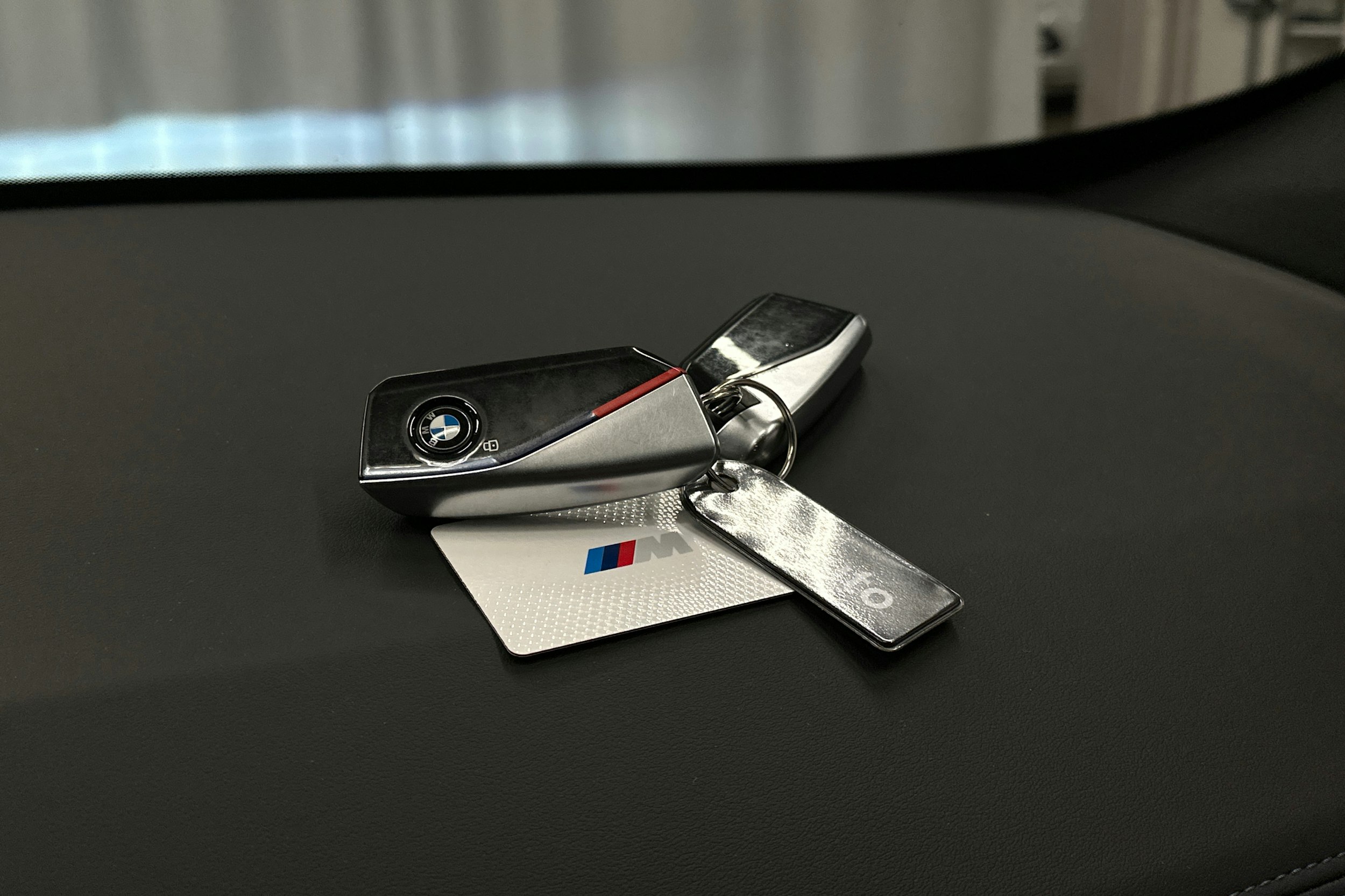 valkoinen BMW iX1 2023 kuva 35.