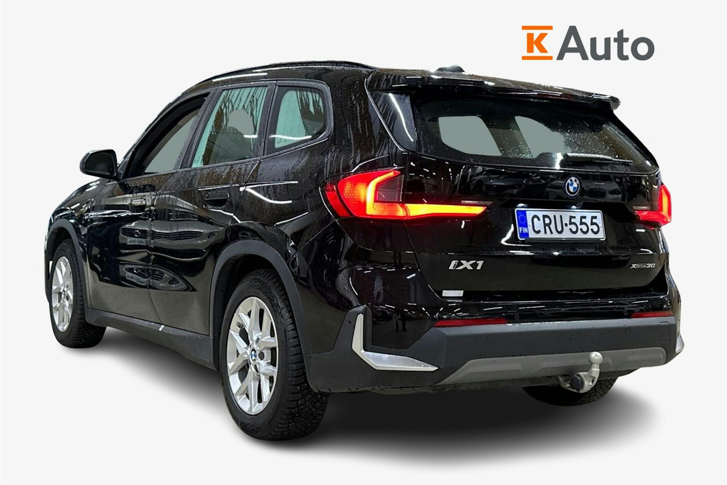 musta BMW iX1 2024 kuva 2.