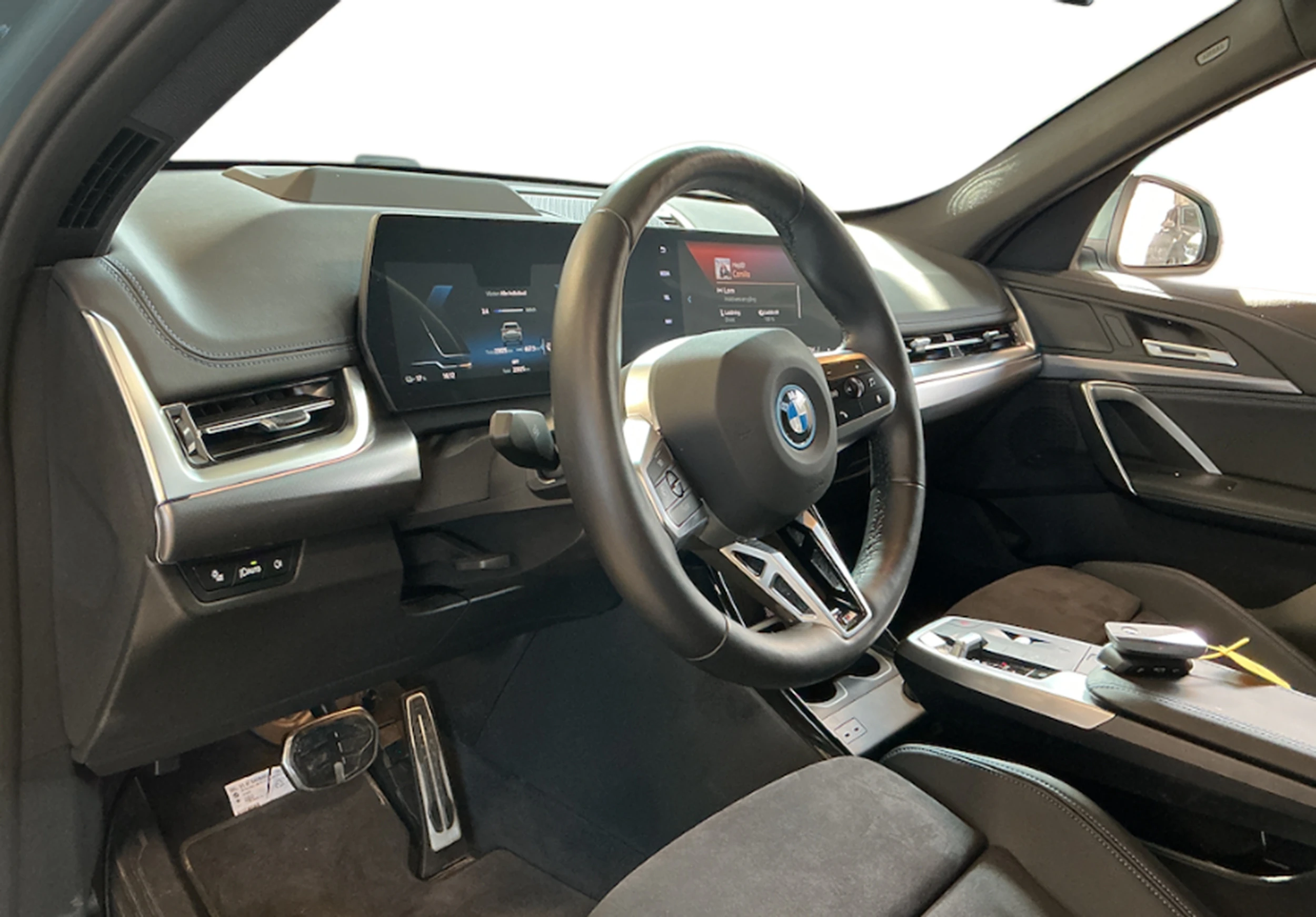 vihreä BMW iX1 2025 kuva 3.