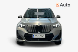 harmaa BMW iX1 2025 kuva 4.